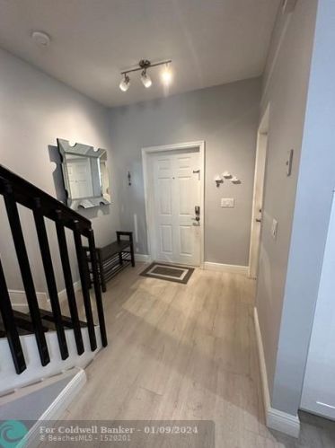 964 100th Ave, Hollywood FL  33024-4372 exterior