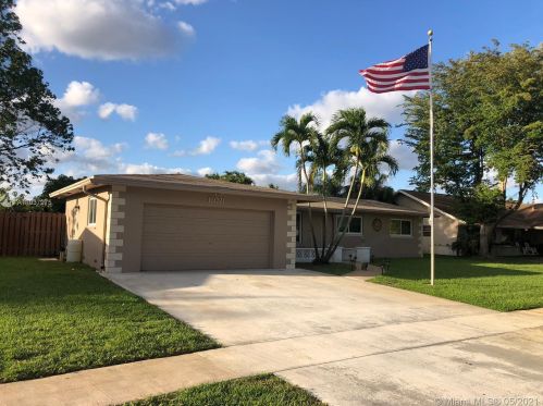11021 15th St, Hollywood, FL 33025-5519