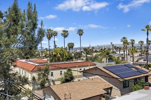4762 Santa Cruz Ave, San Diego, CA 92107-3547