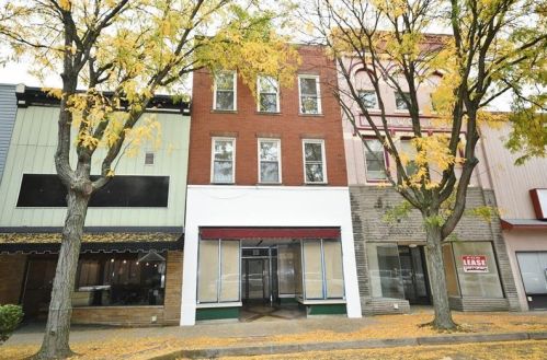 933 4th Ave, New Kensington PA  15068-6409 exterior