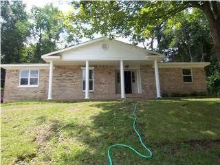 404 Pennington Cir, Mobile, AL 36606-4704