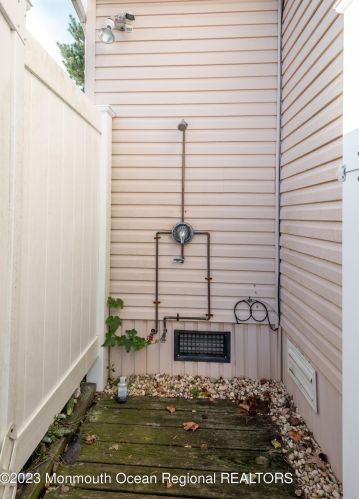 106 Moorage Ave, Berkeley Township NJ  08721-1879 exterior