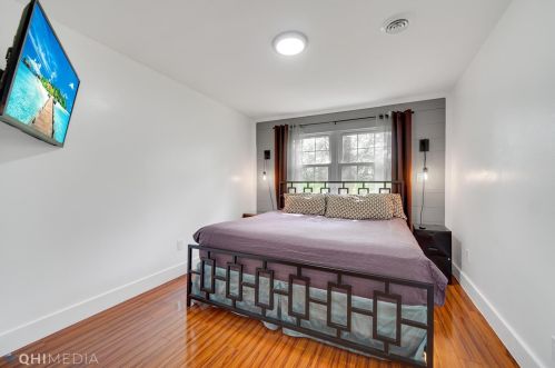 4102 Bloomingdale Ave, Valpo IN  46383-1914 exterior