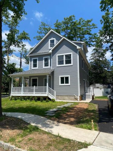 112 Main St, Metuchen, NJ 08840-2716
