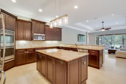 7906 Arbor Crst Way, West Palm Beach FL  33412-2467 exterior