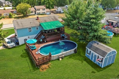 15 New Castle Dr, Washingtonville, NY 10992-1735