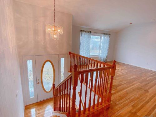 819 Higbie Ln, West Islip, NY 11795-1207