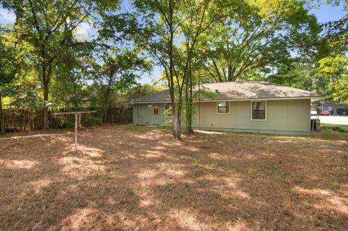 719 Silverdale Dr, Conroe TX 77301-4678 exterior