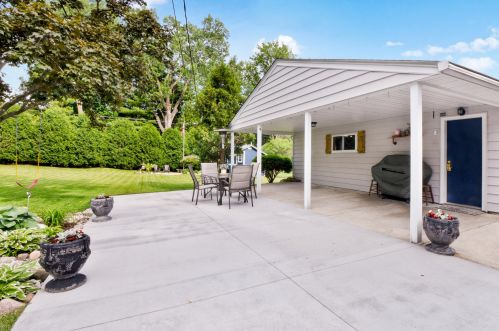 535 Bender Rd, West Bend, WI 53090-2209