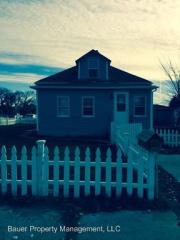 146 10th Ave, Dickinson ND  58601-5433 exterior