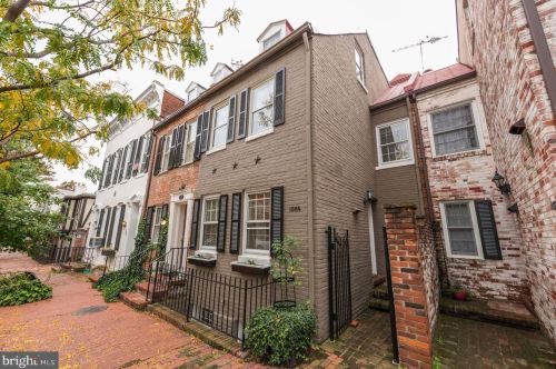 1564 33rd St, Washington DC  20007-2751 exterior