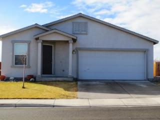 1225 Halcyon Ct, Sparks, NV 89436-3732