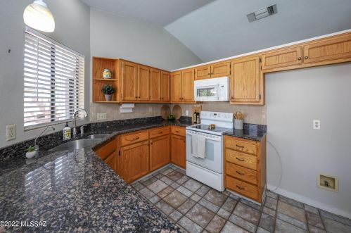 1480 Cyn Shadows Ln, Tucson AZ 85739-1096 exterior