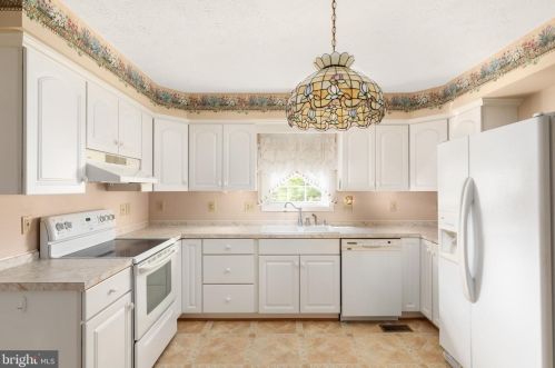 724 Stonecrest Dr, Woodstock, VA 22664-1962