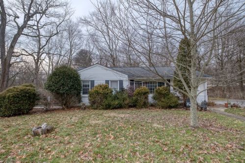 10 Oakwood Ter, Oakmont, PA 15139-1016