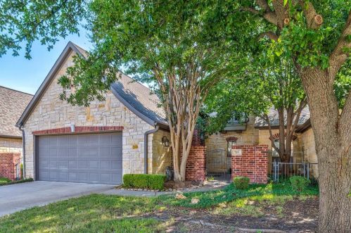715 Avalon Ct, Granbury, TX 76048-1438