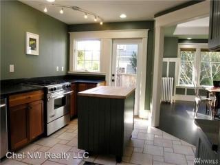 520 33rd Ave, Seattle WA  98122-6304 exterior