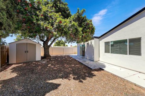 5702 Bakewell St, San Diego CA 92117-4044 exterior