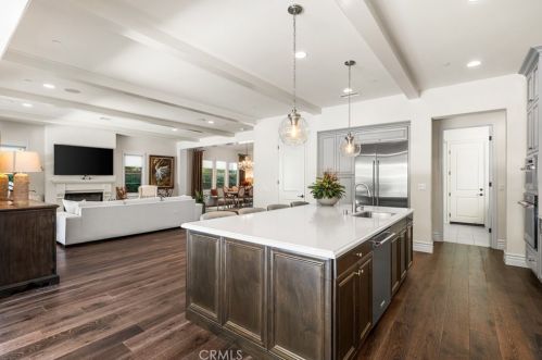 22 Shadybend, Irvine CA  92602-0844 exterior