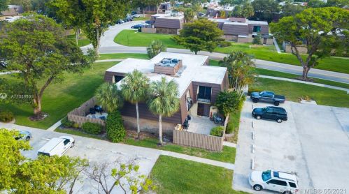 1020 10th Ct, West Palm Beach, FL 33410-5110