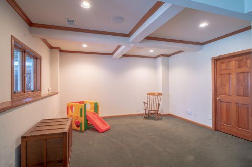 1300 Westbury Ct, Manitowoc WI  54220-8756 exterior