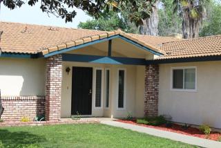 1098 Raymond Rd, Hanford CA  93230-1635 exterior