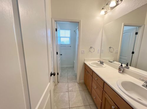 2504 Kodiak Dr, Modesto CA  95355-7957 exterior