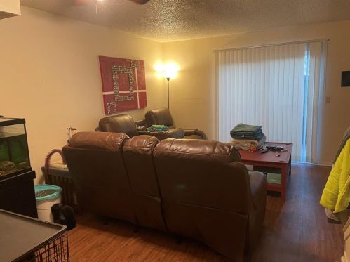 712 Collins St, Denton, TX 76201-7173