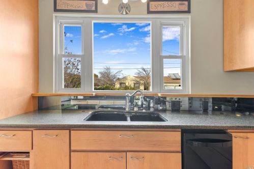 3510 Leland Ln, Ukiah, CA 95482-6912