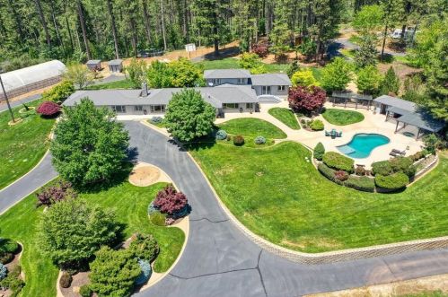 13160 Mccourtney Rd, Grass Valley, CA 95949-7670