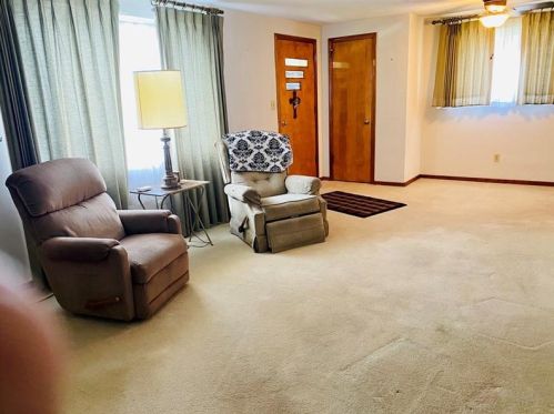 4748 Woodhill Dr, Whitaker, PA 15120-3538