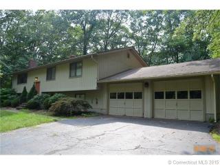 118 Briarwood Dr, Guilford, CT 06437-1806