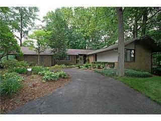 2937 Plumbrook Dr, Maumee, OH 43537-9716