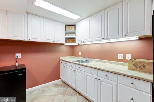 11410 Hollow Timber Ct, Herndon VA  20194-1980 exterior