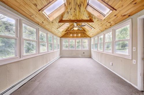 75 Sackett Lake Rd, Monticello NY  12701-4514 exterior