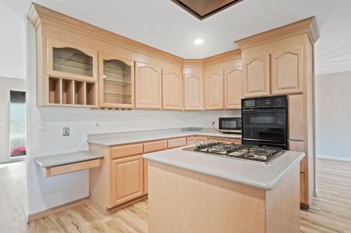 930 Live Oak Ave, Ukiah CA  95482-3733 exterior