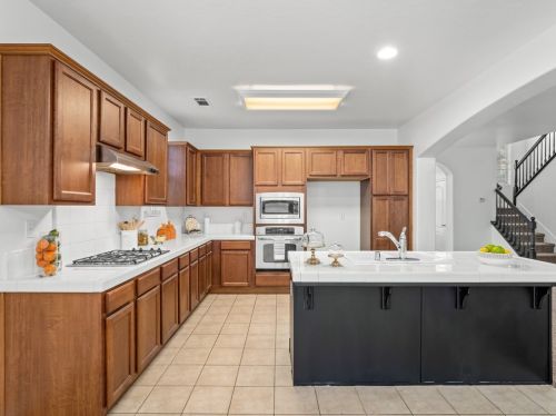 4478 Artemisa Dr, Fresno CA  93722-6450 exterior
