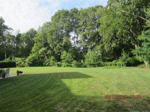 48 Jones Rd, Wallingford CT  06492-4325 exterior