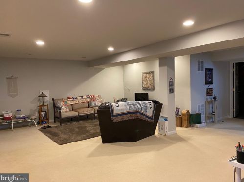 2488 Port Potomac Ave, Woodbridge VA  22191-3069 exterior