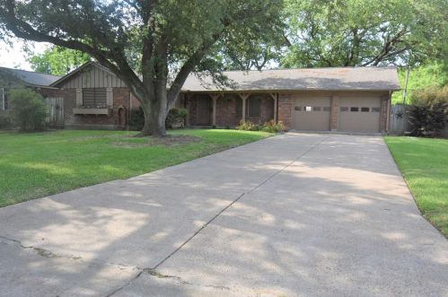 1701 18th Ave, Texas City, TX 77590-5352