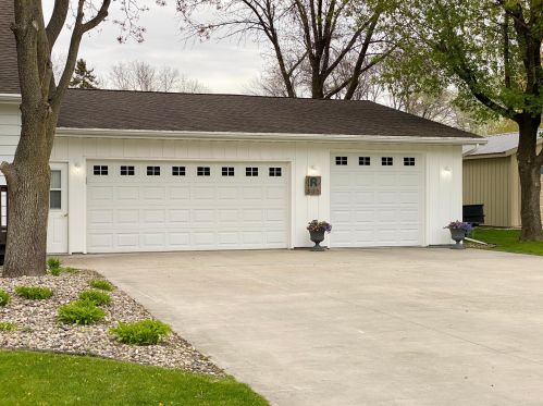 805 Kandiyohi Ave, Prinsburg, MN 56281-9737