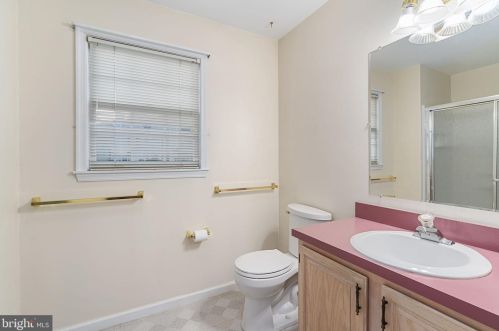 7772 Cross Creek Cir, Breinigsville PA  18031-1317 exterior