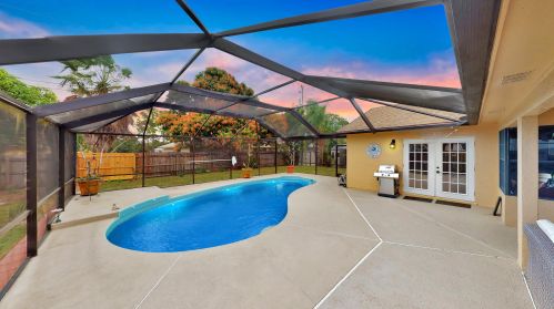2842 Pace Dr, Fort Pierce, FL 34984-6217