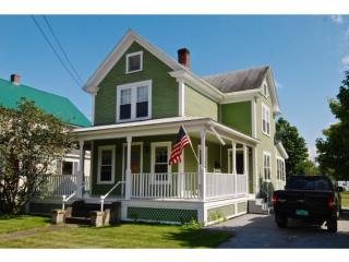 13 Butler St, Waterbury, VT 05676-1701