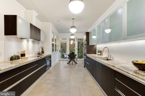 1622 34th St, Washington, DC 20007-2710