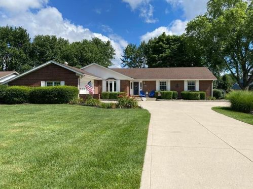 2374 White Rd, Darbydale, OH 43123-3629