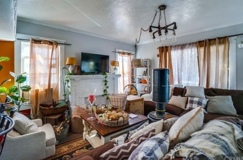 1509 7th St, Long Beach, CA 90813-5001