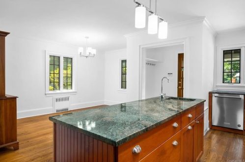 9 Rutland Rd, Scarsdale NY  10583-3508 exterior