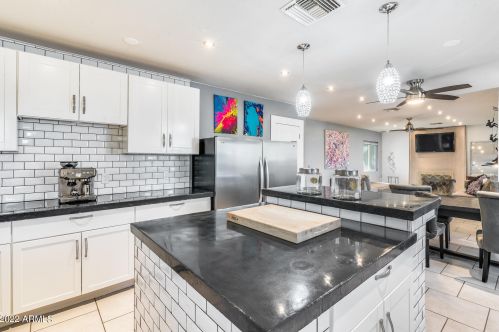 1801 Campbell Ave, Phoenix AZ  85015-3824 exterior