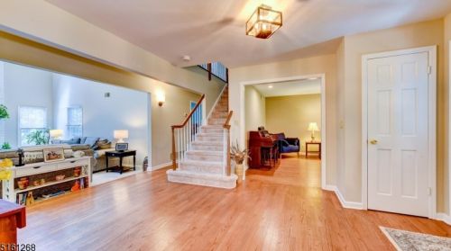 13 Buchannan Way, Flemington NJ  08822-3205 exterior